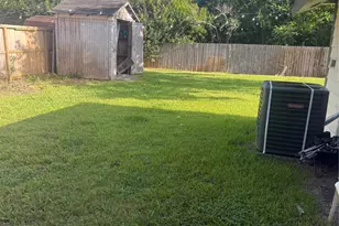 6059 Doulton Dr, Houston, TX 77033 - Photo 23