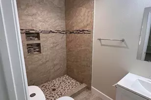 6059 Doulton Dr, Houston, TX 77033 - Photo 11
