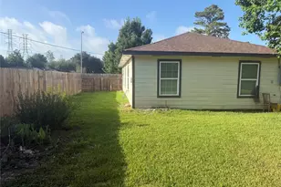 6059 Doulton Dr, Houston, TX 77033 - Photo 25