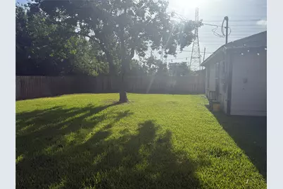 6059 Doulton Drive, Houston, TX 77033 - Photo 19