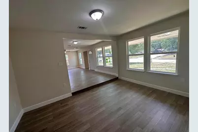 6059 Doulton Drive, Houston, TX 77033 - Photo 11