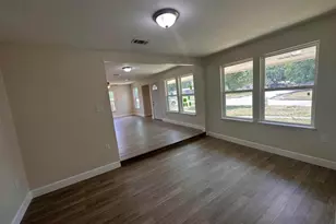 6059 Doulton Dr, Houston, TX 77033 - Photo 11
