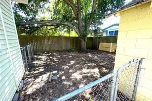 107 Sinclair St, Boling, TX 77420 - Photo 29