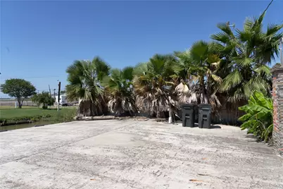 3391 Hwy 6 Drive, Hitchcock, TX 77563 - Photo 49