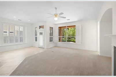 7 Sovereign Way, Conroe, TX 77384 - Photo 5