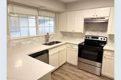 12227 Landcross Drive, Houston, TX 77099 - Photo 5