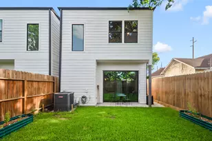 6915 Sherman St, Houston, TX 77011 - Photo 27