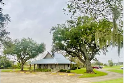 352 Horse Shoe Trail, Angleton, TX 77515 - Photo 3