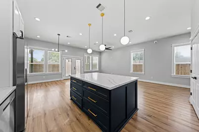 6476 T C Jester Boulevard, Houston, TX 77091 - Photo 5