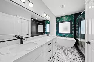 6476 T C Jester Blvd, Houston, TX 77091 - Photo 17