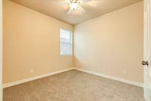 1025 Luke Dr, Alvin, TX 77511 - Photo 15