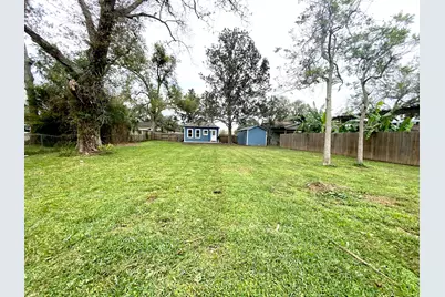 513 E Bernard Street, West Columbia, TX 77486 - Photo 9