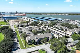 7065 N Holiday Dr, Galveston, TX 77550 - Photo 27