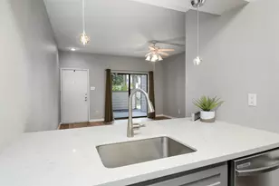 7065 N Holiday Dr, Galveston, TX 77550 - Photo 7