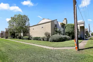 7065 N Holiday Dr, Galveston, TX 77550 - Photo 19