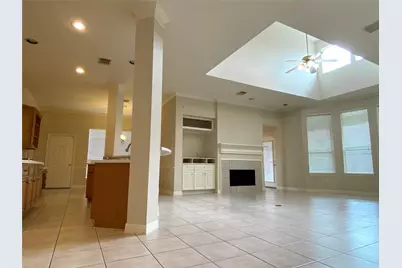 4518 N Pine Brook Way, Houston, TX 77059 - Photo 7