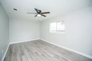 10834 Parkland Woods Dr, Sugar Land, TX 77498 - Photo 13