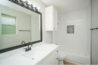 10834 Parkland Woods Drive, Sugar Land, TX 77498 - Photo 11