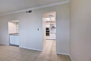 921 Marine Dr, Galveston, TX 77550 - Photo 9