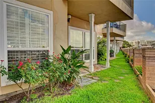 921 Marine Dr, Galveston, TX 77550 - Photo 3