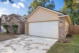 12130 La Salle Oaks, Conroe, TX 77304 - Photo 3