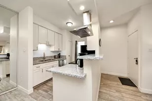 7950 N Stadium Dr, Houston, TX 77030 - Photo 13