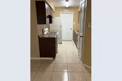 10722 Highland Woods Drive, Sugar Land, TX 77498 - Photo 3