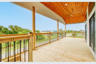 1211 W Canal, Crystal Beach, TX 77650 - Photo 5