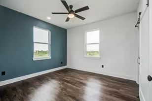 1211 W Canal, Crystal Beach, TX 77650 - Photo 17