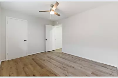 9326 Meadowbriar Lane, Houston, TX 77063 - Photo 35