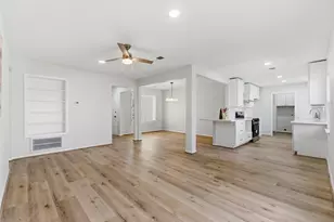 9326 Meadowbriar Ln, Houston, TX 77063 - Photo 13