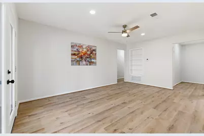 9326 Meadowbriar Lane, Houston, TX 77063 - Photo 11
