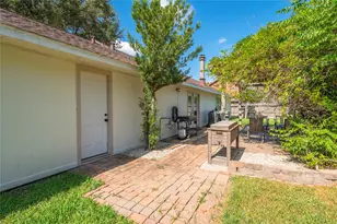 1304 Edinburgh Dr, Friendswood, TX 77546 - Photo 21