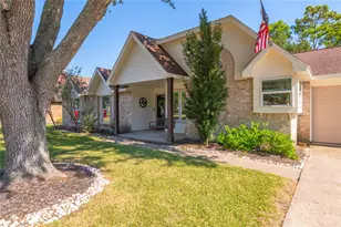 1304 Edinburgh Dr, Friendswood, TX 77546 - Photo 11