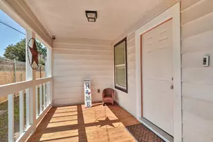 531 Dogwood St, Houston, TX 77022 - Photo 3