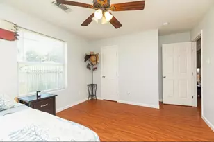 531 Dogwood St, Houston, TX 77022 - Photo 9