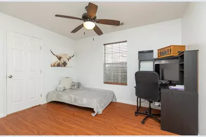 531 Dogwood Street, Houston, TX 77022 - Photo 7