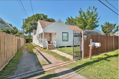 531 Dogwood Street, Houston, TX 77022 - Photo 1