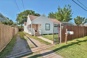 531 Dogwood St, Houston, TX 77022 - Photo 1