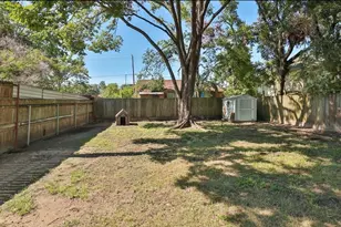 531 Dogwood St, Houston, TX 77022 - Photo 33