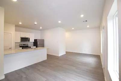 1230 3rd Avenue N, Texas City, TX 77590 - Photo 9