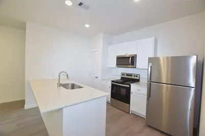 1230 3rd Avenue N, Texas City, TX 77590 - Photo 5