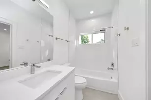 2521 Francis St, Houston, TX 77004 - Photo 9