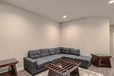 4834 Van Fleet Street, Houston, TX 77033 - Photo 7