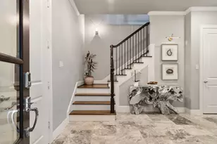 306 W Saulnier St, Houston, TX 77019 - Photo 5