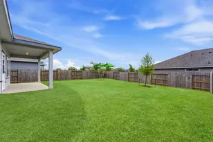 411 April Bay Dr, Conroe, TX 77316 - Photo 29