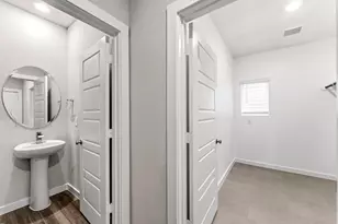 411 April Bay Dr, Conroe, TX 77316 - Photo 25