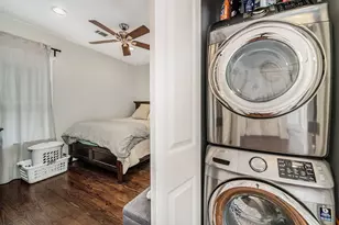 1032 Alexander St, Houston, TX 77008 - Photo 9