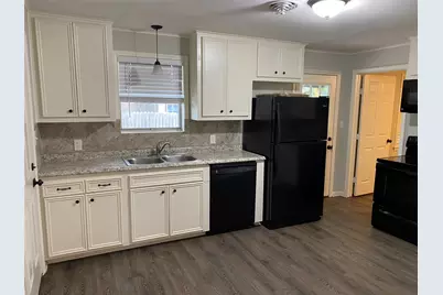 1702 19th Street, Huntsville, TX 77340 - Photo 3