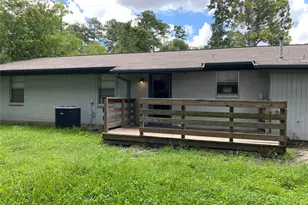 1702 19th St, Huntsville, TX 77340 - Photo 5
